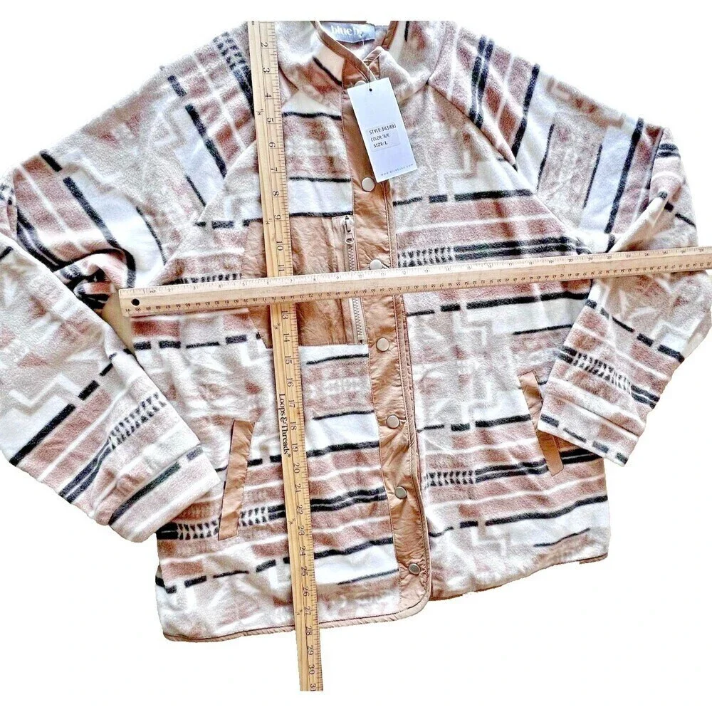 Womens Blue B collection cozy Quilted sweater aztec printed Jacket cowgirl Sz L - Picture 4 of 12